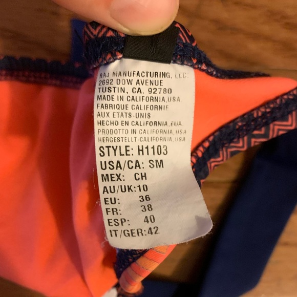 Hurley Bandeau Strapless Swim Top - Picture 4 of 4